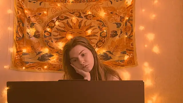 AliceCUNTach online show from April 2, 2026, 5:05 am