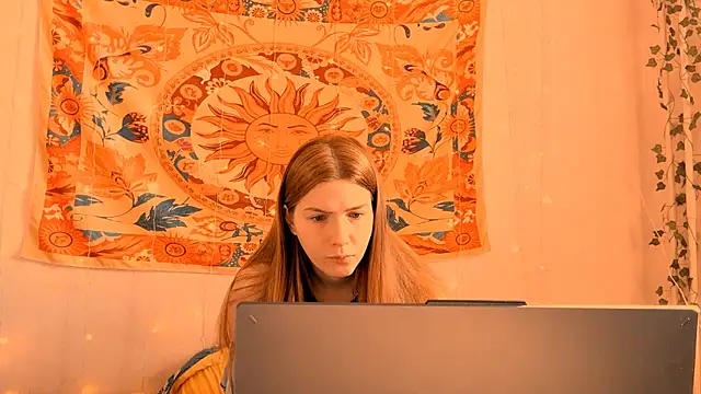 AliceCUNTach online show from April 8, 2026, 5:07 am