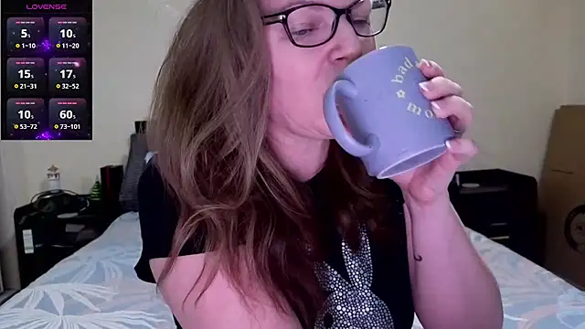 aussiepeaches online show from March 23, 2026, 1:53 am