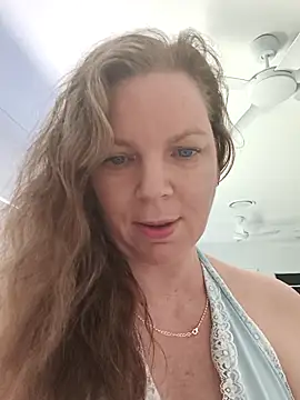 aussiepeaches online show from April 9, 2026, 2:22 am