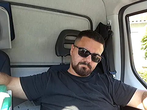 dlosexyhann online show from June 24, 2026, 7:18 am