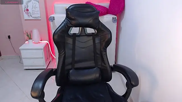 Cherrykissxx online show from October 20, 2025, 6:36 am