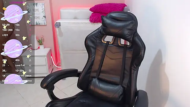 Cherrykissxx online show from November 7, 2025, 4:34 am