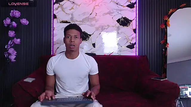 SpicyBoys X online show from November 12, 2025, 8:08 pm