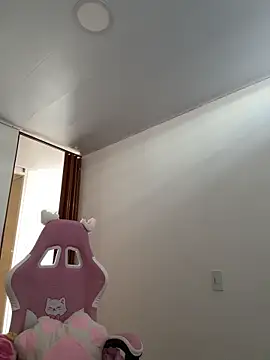 Angeldusttt online show from October 16, 2025, 3:46 pm