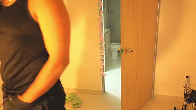 Snapshot of 0ne_0f_0ne chatting on October 22, 2025, 12:44 am 0ne 0f 0ne online show from October 22, 2025, 12:44 am