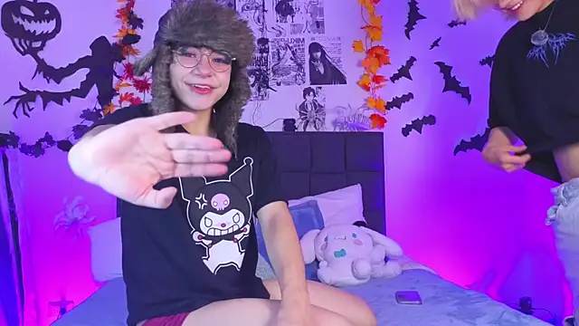 Snapshot of Vamps_Lovers chatting on October 29, 2025, 1:13 pm Vamps Lovers online show from October 29, 2025, 1:13 pm