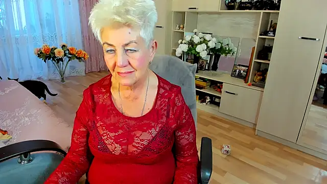 HotandMature online show from January 15, 2026, 10:42 am