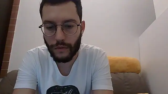 Amicisegreti online show from December 15, 2025, 6:28 am