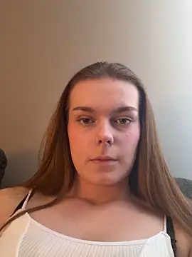 Snapshot of LisaFreier chatting on September 27, 2025, 2:22 pm LisaFreier online show from September 27, 2025, 2:22 pm