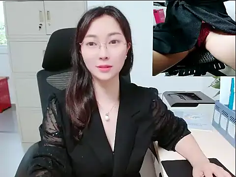 Snapshot of OL-Lily chatting on September 16, 2025, 2:45 am OL-Lily online show from September 16, 2025, 2:45 am