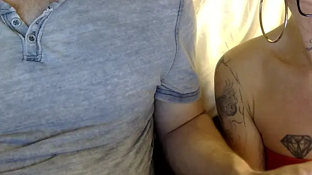 Snapshot of Electra_Slash chatting on February 14, 2026, 12:35 pm Electra Slash online show from February 14, 2026, 12:35 pm