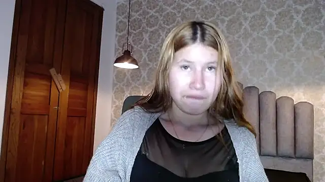 Olivia11  online show from October 5, 2025, 11:30 am