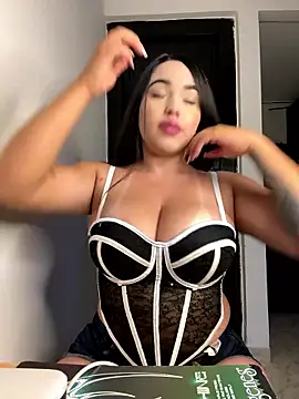 SofiaWildee online show from January 5, 2026, 10:57 pm
