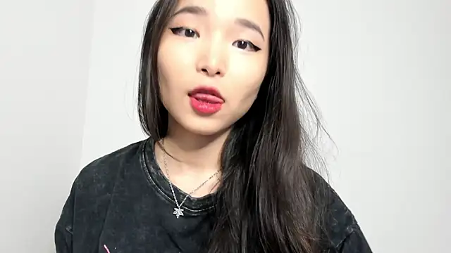 Snapshot of Soyun_Mia chatting on December 22, 2025, 2:36 pm Soyun Mia online show from December 22, 2025, 2:36 pm