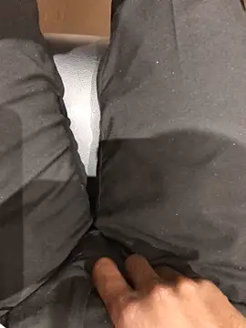 Snapshot of DarkSkiined chatting on October 29, 2025, 8:49 am DarkSkiined online show from October 29, 2025, 8:49 am