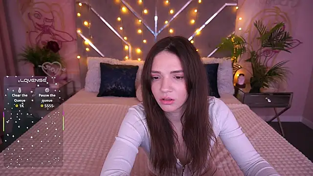 Snapshot of MirielleNymph chatting on April 6, 2026, 12:28 pm MirielleNymph online show from April 6, 2026, 12:28 pm