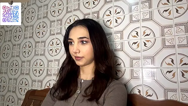 LinaMour online show from December 13, 2025, 10:15 pm