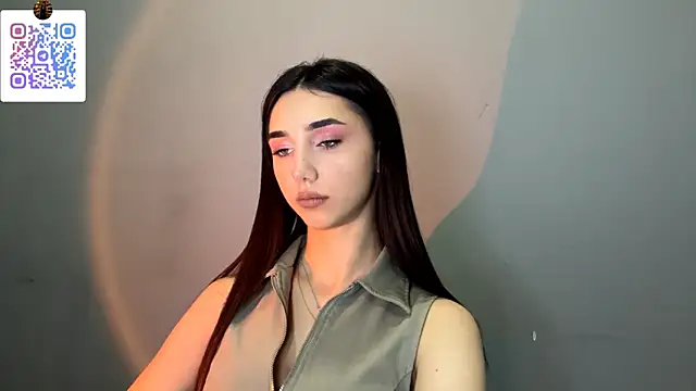 Snapshot of LinaMour chatting on February 14, 2026, 10:06 pm LinaMour online show from February 14, 2026, 10:06 pm