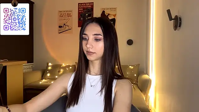 Snapshot of LinaMour chatting on February 21, 2026, 10:22 pm LinaMour online show from February 21, 2026, 10:22 pm