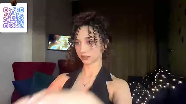 Snapshot of LinaMour chatting on February 28, 2026, 10:22 pm LinaMour online show from February 28, 2026, 10:22 pm