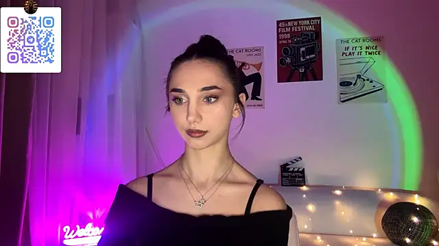 Snapshot of LinaMour chatting on March 5, 2026, 10:28 pm LinaMour online show from March 5, 2026, 10:28 pm