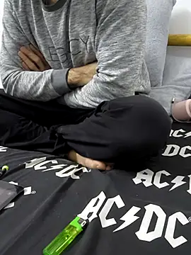 Snapshot of yazinyazin1 chatting on November 13, 2025, 2:10 am yazinyazin1 online show from November 13, 2025, 2:10 am