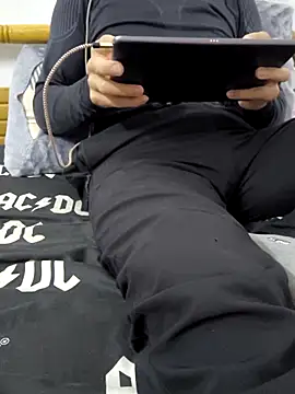 Snapshot of yazinyazin1 chatting on November 17, 2025, 6:24 pm yazinyazin1 online show from November 17, 2025, 6:24 pm