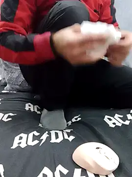 Snapshot of yazinyazin1 chatting on December 16, 2025, 6:13 pm yazinyazin1 online show from December 16, 2025, 6:13 pm