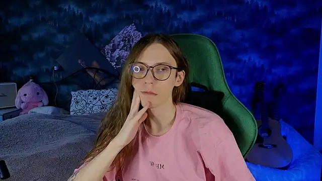 Snapshot of artass2 chatting on September 13, 2025, 2:39 pm artass2 online show from September 13, 2025, 2:39 pm