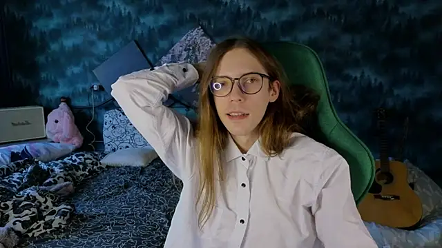 Snapshot of artass2 chatting on September 17, 2025, 3:03 pm artass2 online show from September 17, 2025, 3:03 pm