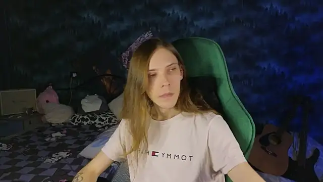 Snapshot of artass2 chatting on October 1, 2025, 9:32 pm artass2 online show from October 1, 2025, 9:32 pm