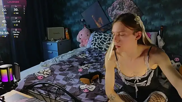 Snapshot of artass2 chatting on October 15, 2025, 11:32 am artass2 online show from October 15, 2025, 11:32 am