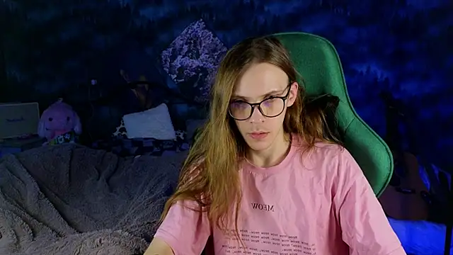 Snapshot of artass2 chatting on October 30, 2025, 9:48 pm artass2 online show from October 30, 2025, 9:48 pm