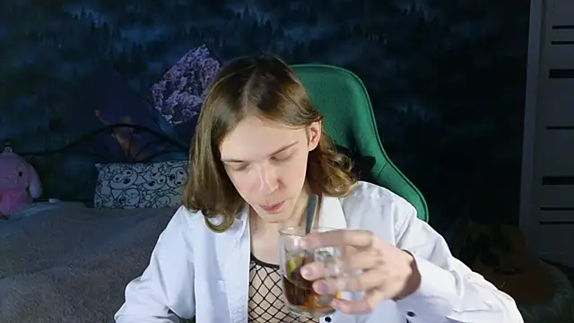 Snapshot of artass2 chatting on November 22, 2025, 7:02 pm artass2 online show from November 22, 2025, 7:02 pm