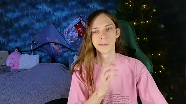 Snapshot of artass2 chatting on December 19, 2025, 3:30 pm artass2 online show from December 19, 2025, 3:30 pm