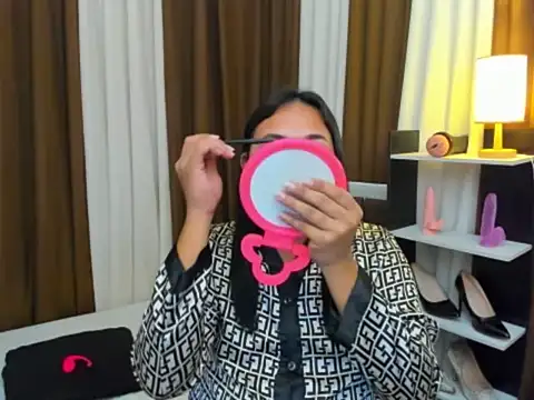 TsUncutKaren online show from October 17, 2025, 4:09 pm