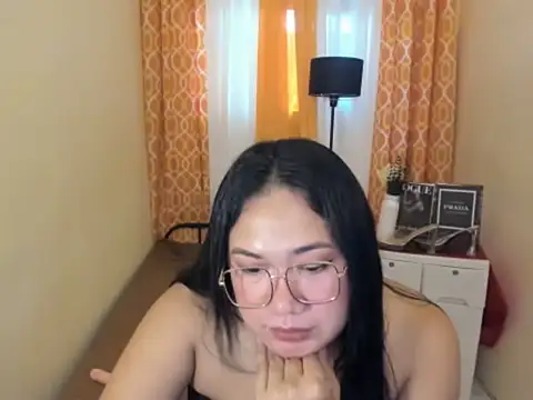 TsUncutKaren online show from April 14, 2026, 6:08 am