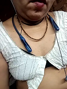 Snapshot of Priya_tyagi chatting on September 12, 2025, 10:48 am Priya tyagi online show from September 12, 2025, 10:48 am