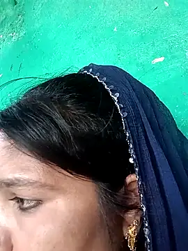 Snapshot of Priya_tyagi chatting on September 23, 2025, 11:57 am Priya tyagi online show from September 23, 2025, 11:57 am