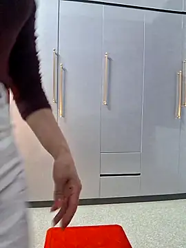 Snapshot of Mlemmz chatting on February 26, 2026, 2:38 pm Mlemmz online show from February 26, 2026, 2:38 pm