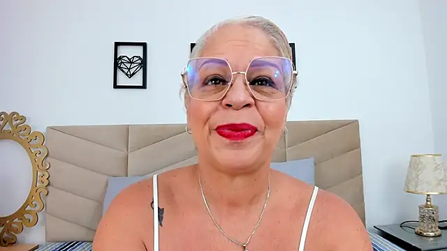 Snapshot of _LucyMilf chatting on September 9, 2025, 11:32 am LucyMilf online show from September 9, 2025, 11:32 am