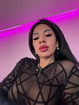 Snapshot of RileyNox chatting on March 18, 2026, 5:32 am RileyNox online show from March 18, 2026, 5:32 am