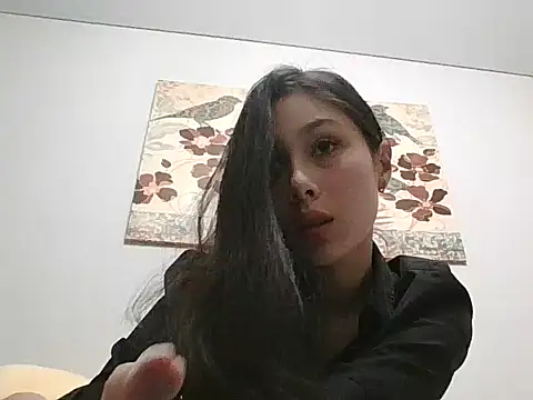 Snapshot of Lunavyn chatting on October 13, 2025, 11:43 am Lunavyn online show from October 13, 2025, 11:43 am