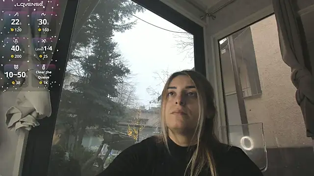 Ella Vee online show from December 16, 2025, 6:29 am