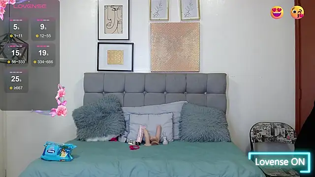  naomi s online show from April 15, 2026, 1:51 pm