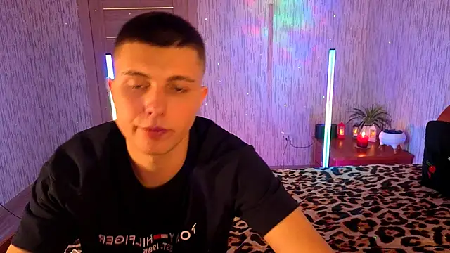 Snapshot of Denisx444 chatting on December 2, 2025, 10:49 pm Denisx444 online show from December 2, 2025, 10:49 pm