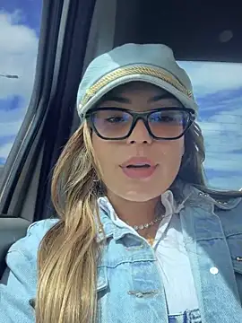 ValeriiGomez online show from September 8, 2025, 2:16 pm