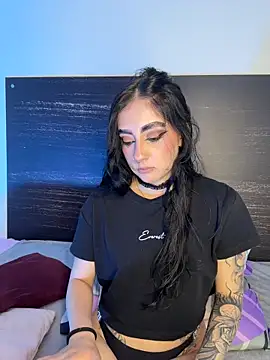 sharlot24 online show from March 28, 2026, 3:06 am