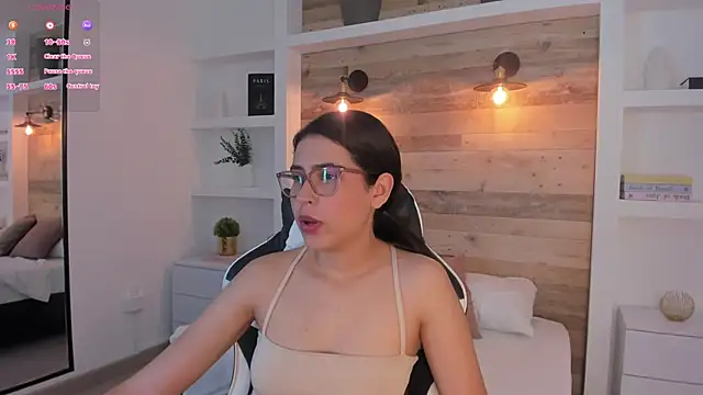 Snapshot of desireee_ chatting on January 17, 2026, 12:21 pm desireee online show from January 17, 2026, 12:21 pm